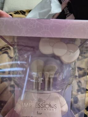 Hello Kitty Pink and Silver Brush Gift Set